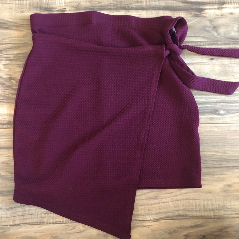 cute maroon skirt
